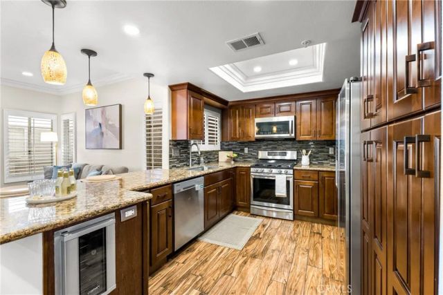 4561 Warner 203, Huntington Beach, CA 92649