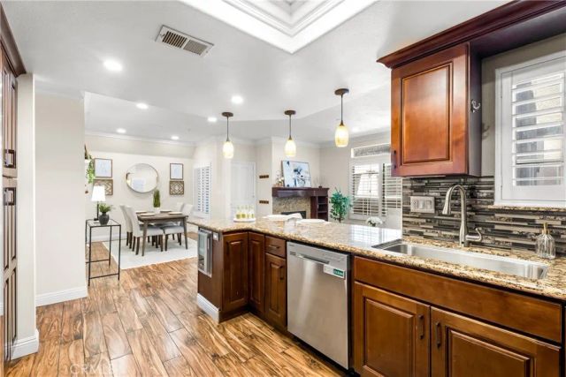 4561 Warner 203, Huntington Beach, CA 92649