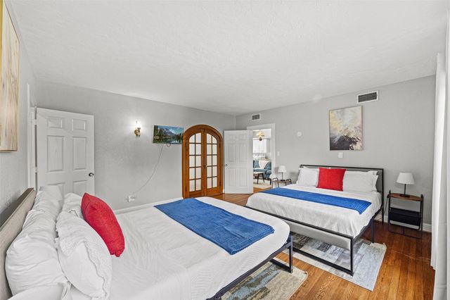 2512 Calumet Street, Houston, TX 77004