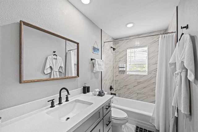 2512 Calumet Street, Houston, TX 77004