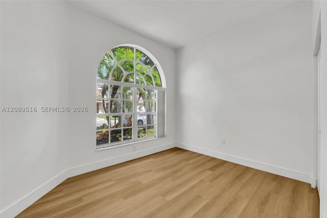16 Gables Blvd, Weston, FL 33326