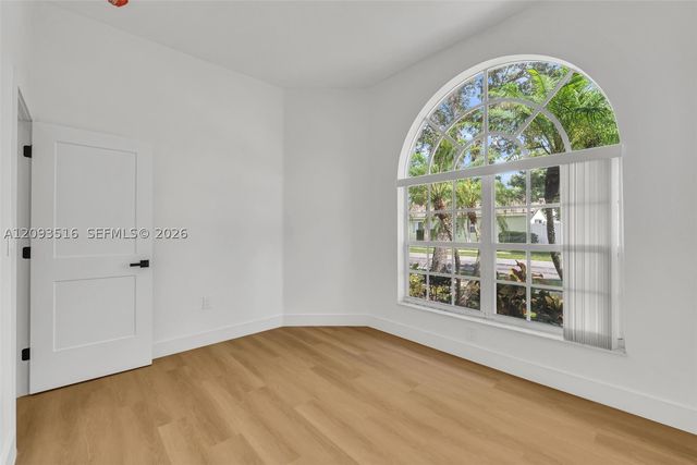 16 Gables Blvd, Weston, FL 33326
