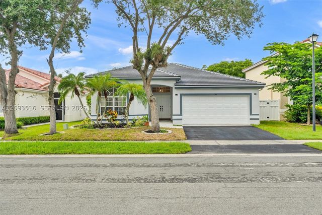 16 Gables Blvd, Weston, FL 33326