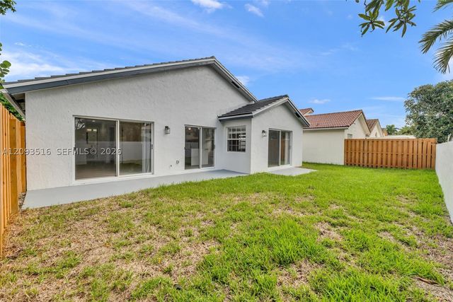 16 Gables Blvd, Weston, FL 33326