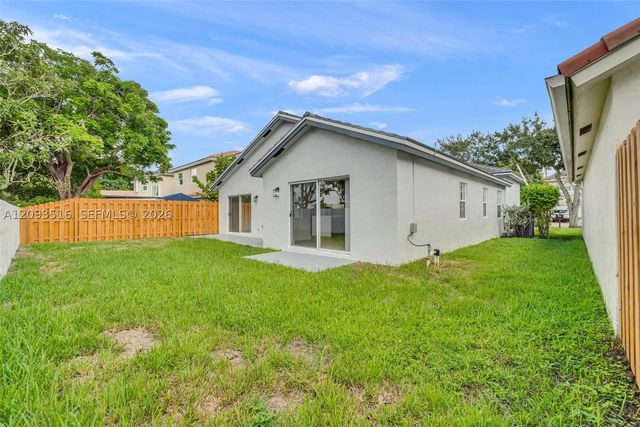 16 Gables Blvd, Weston, FL 33326