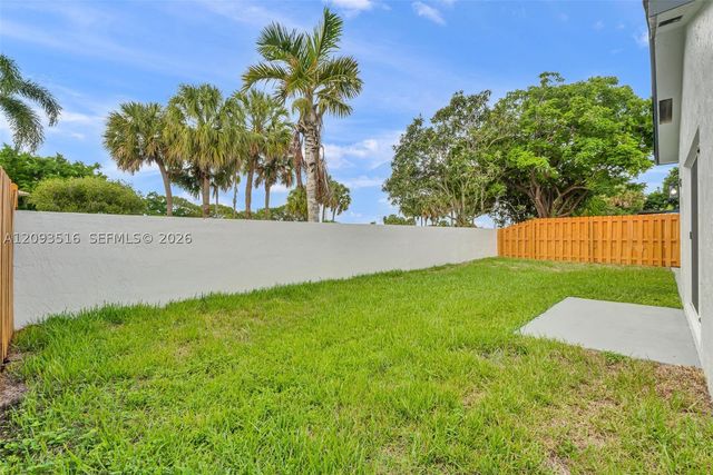 16 Gables Blvd, Weston, FL 33326