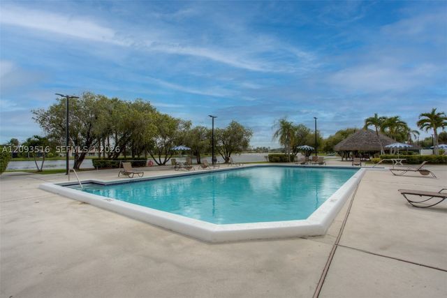 16 Gables Blvd, Weston, FL 33326