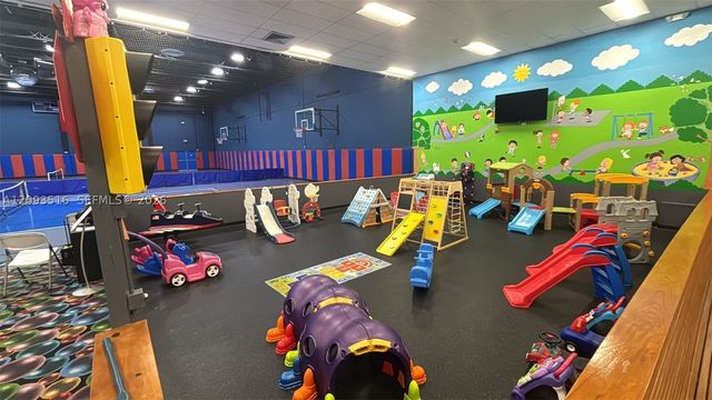 16 Gables Blvd, Weston, FL 33326