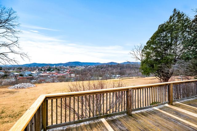 110 Locklin Drive, Williamsburg, KY 40769