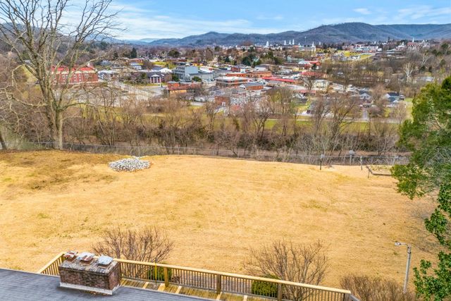 110 Locklin Drive, Williamsburg, KY 40769