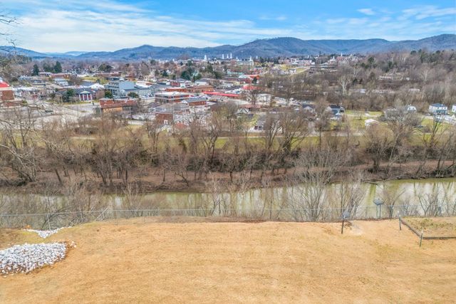 110 Locklin Drive, Williamsburg, KY 40769