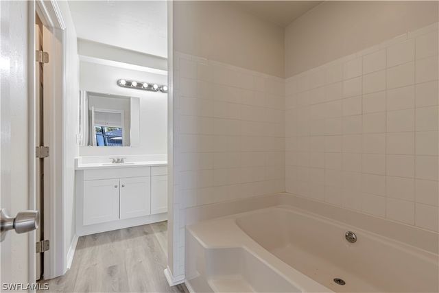 1313 NE 12th PL, Cape Coral, FL 33909