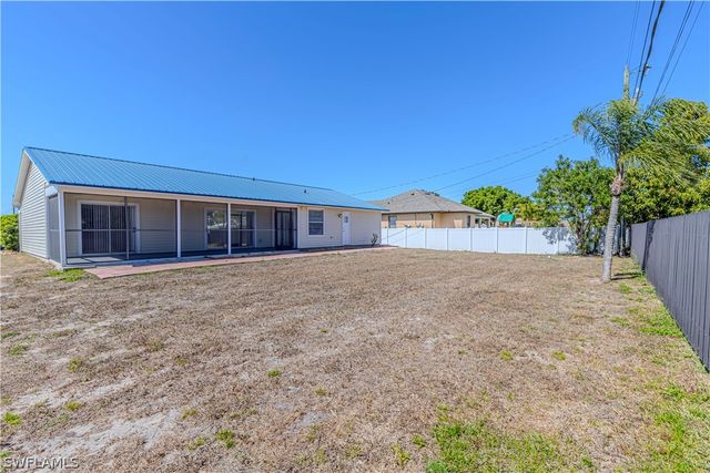 1313 NE 12th PL, Cape Coral, FL 33909