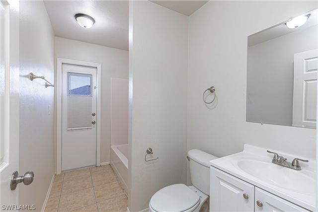 1313 NE 12th PL, Cape Coral, FL 33909