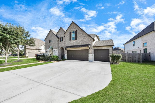 1911 Sapphire Pines Lane, Richmond, TX 77469