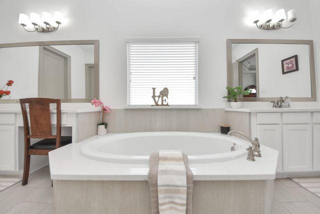 1911 Sapphire Pines Lane, Richmond, TX 77469