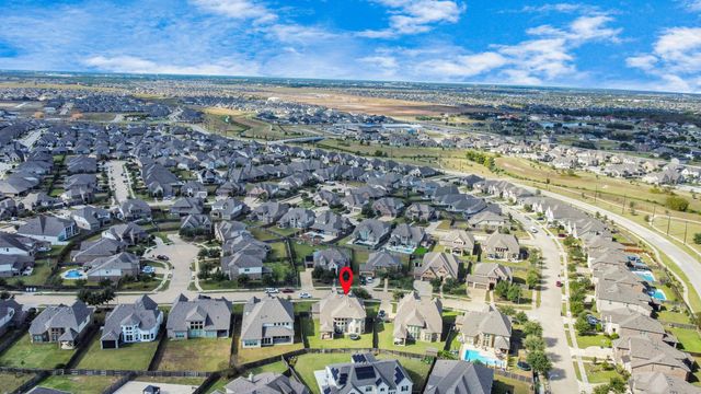 1911 Sapphire Pines Lane, Richmond, TX 77469