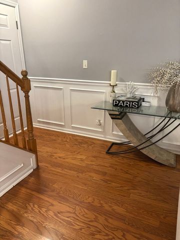 549 Springbrook Trail N, Oswego, IL 60543