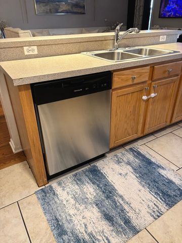 549 Springbrook Trail N, Oswego, IL 60543