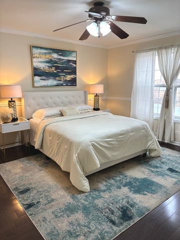 549 Springbrook Trail N, Oswego, IL 60543