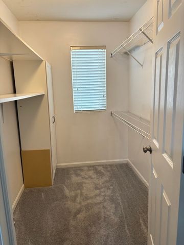 549 Springbrook Trail N, Oswego, IL 60543