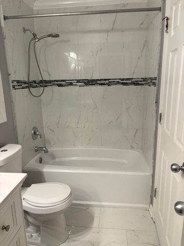 549 Springbrook Trail N, Oswego, IL 60543