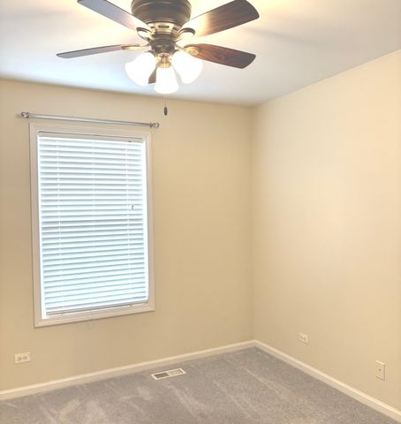 549 Springbrook Trail N, Oswego, IL 60543