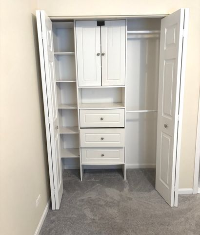 549 Springbrook Trail N, Oswego, IL 60543