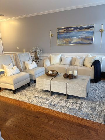 549 Springbrook Trail N, Oswego, IL 60543