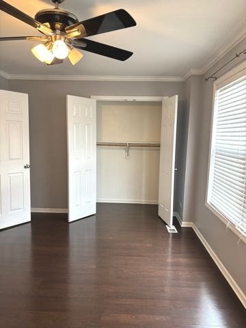 549 Springbrook Trail N, Oswego, IL 60543