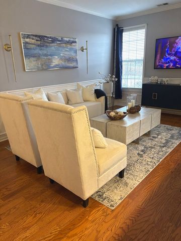 549 Springbrook Trail N, Oswego, IL 60543