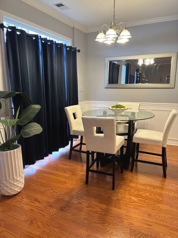 549 Springbrook Trail N, Oswego, IL 60543