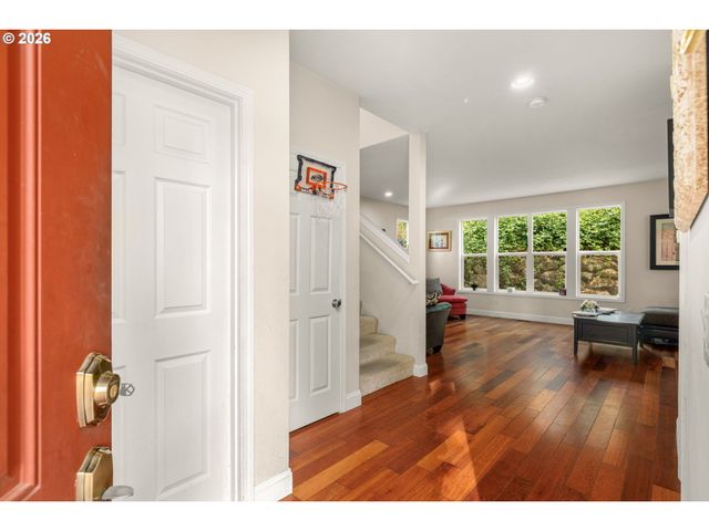 11338 Sw CAPITOL Hwy, Portland, OR 97219