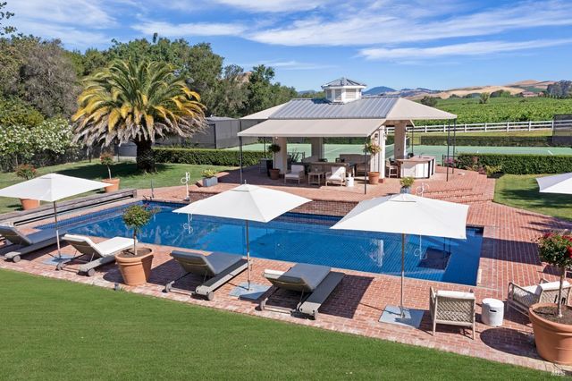 1129 Dealy Ln, Napa, CA 94559