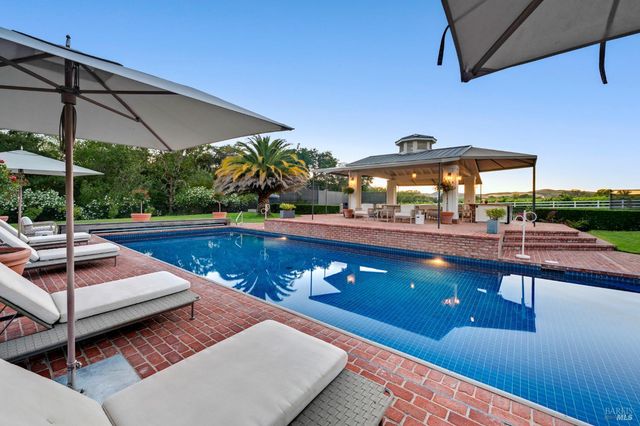 1129 Dealy Ln, Napa, CA 94559