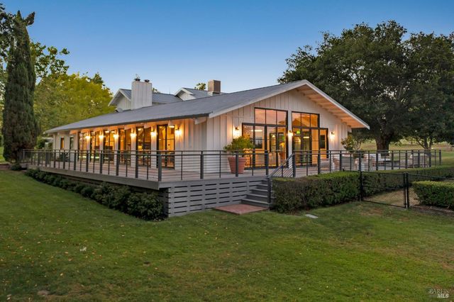 1129 Dealy Ln, Napa, CA 94559