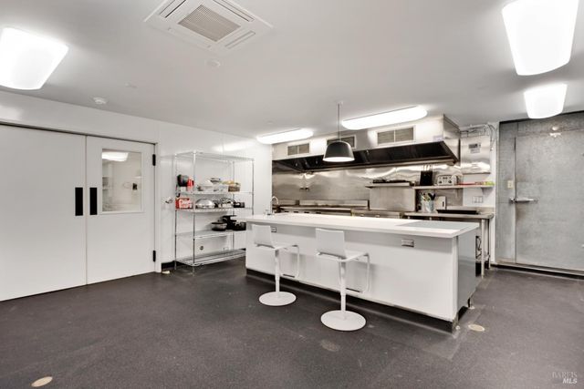 1129 Dealy Ln, Napa, CA 94559