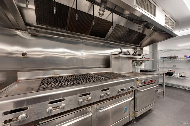 1129 Dealy Ln, Napa, CA 94559