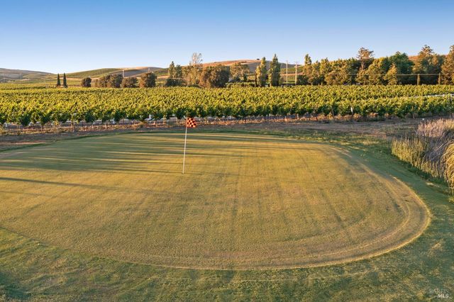 1129 Dealy Ln, Napa, CA 94559