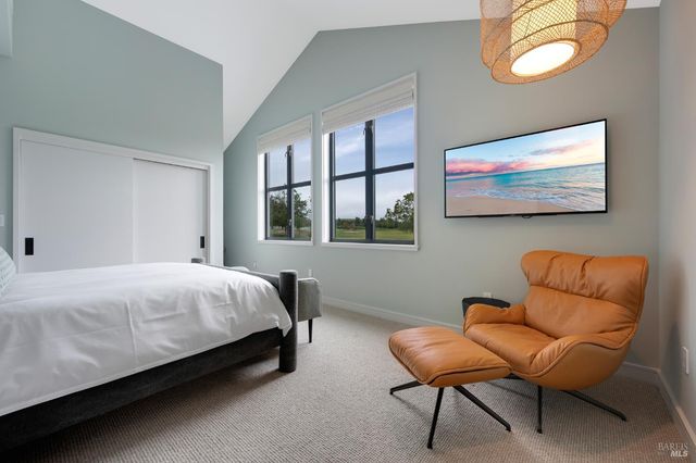 1129 Dealy Ln, Napa, CA 94559