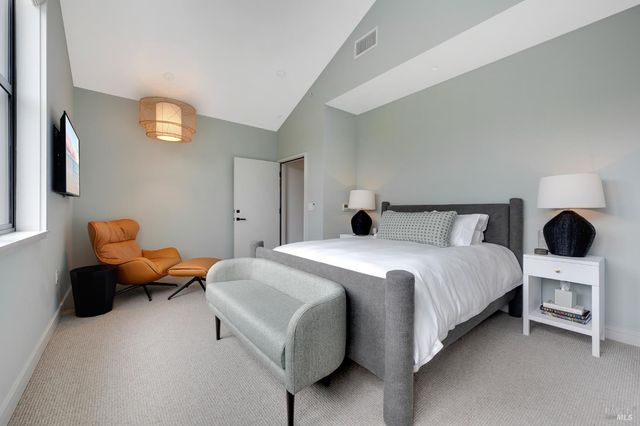 1129 Dealy Ln, Napa, CA 94559