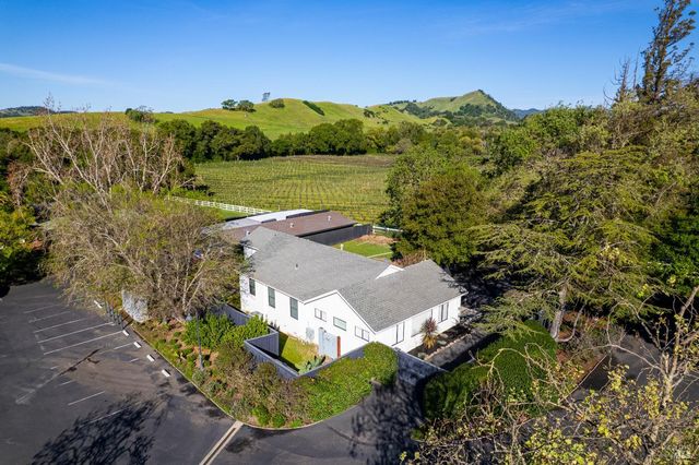 1129 Dealy Ln, Napa, CA 94559