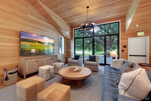 1129 Dealy Ln, Napa, CA 94559