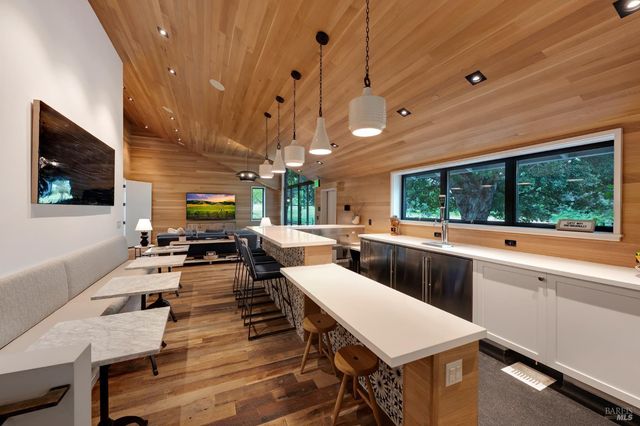 1129 Dealy Ln, Napa, CA 94559