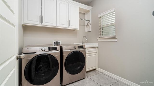 1809 Red River Avenue, Edinburg, TX 78539