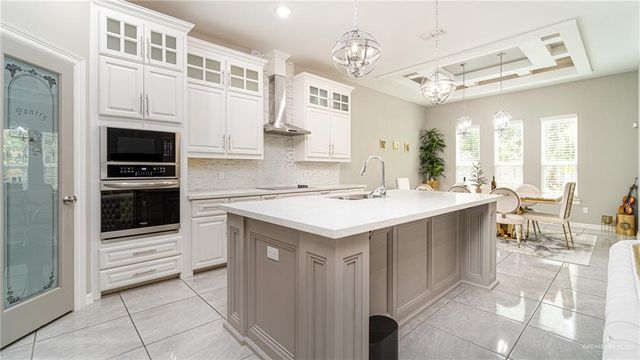 1809 Red River Avenue, Edinburg, TX 78539