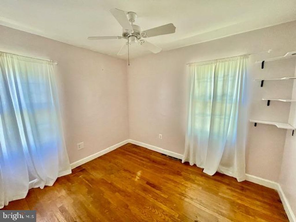 Image 28 of property listing at 5502 BELVA PL, Lanham, MD 20706