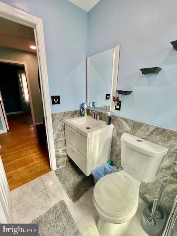 Image 34 of property listing at 5502 BELVA PL, Lanham, MD 20706