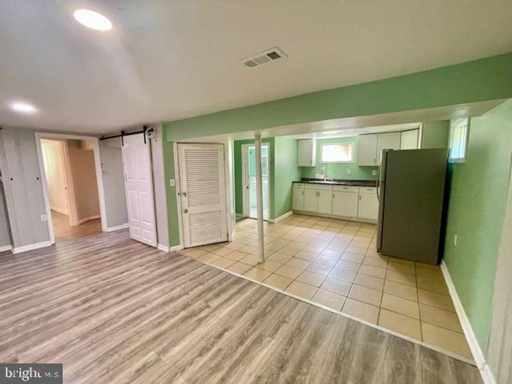 Image 37 of property listing at 5502 BELVA PL, Lanham, MD 20706