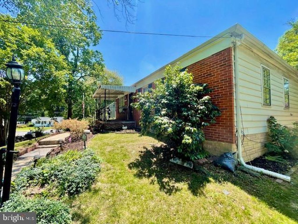 Image 51 of property listing at 5502 BELVA PL, Lanham, MD 20706